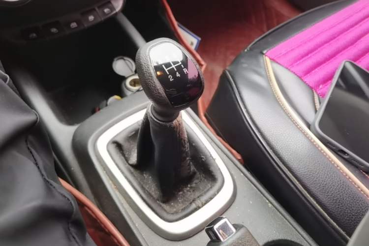 Used Chevrolet Sail 2015 Sail 3 1.5L Manual with Ideal Sunroof Edition Gear Lever