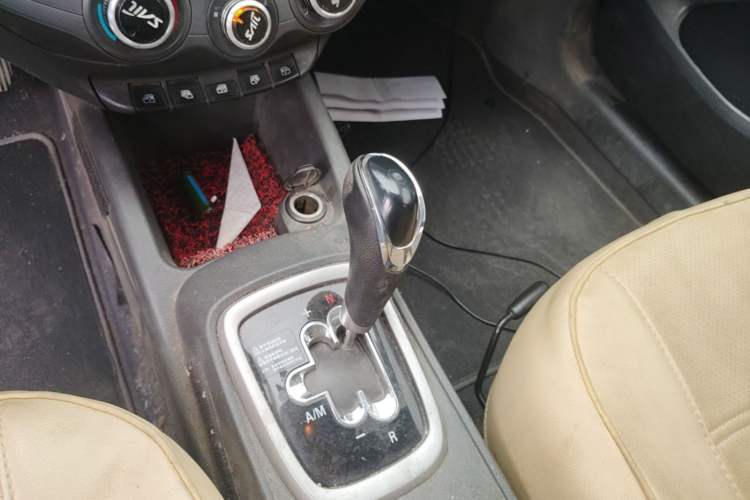 Used Chevrolet Sail 2015 Sail 3 1.3L AMT Ideal Edition Gear Lever