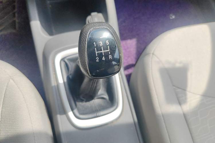 Used Chevrolet Sail 2015 Sail 3 1.3L Manual Ideal Edition Gear Lever