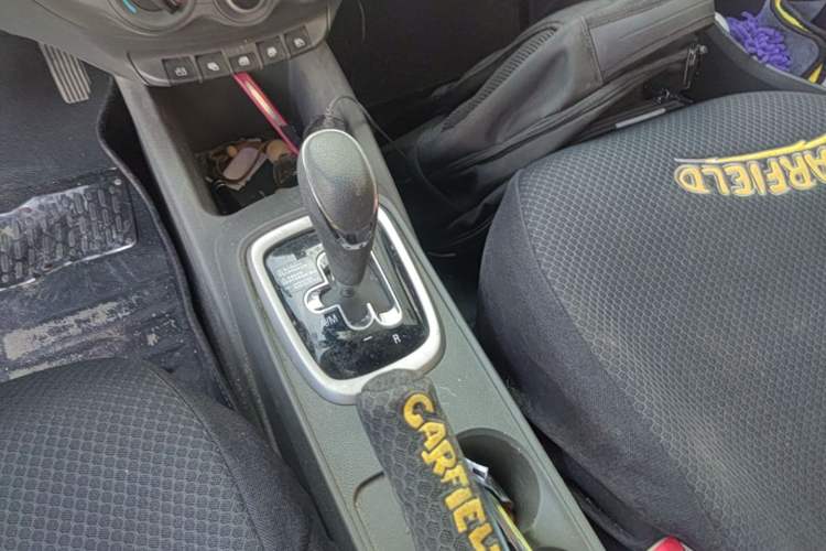Used Chevrolet Sail 2015 Sail 3 1.3L AMT Ideal Edition Gear Lever