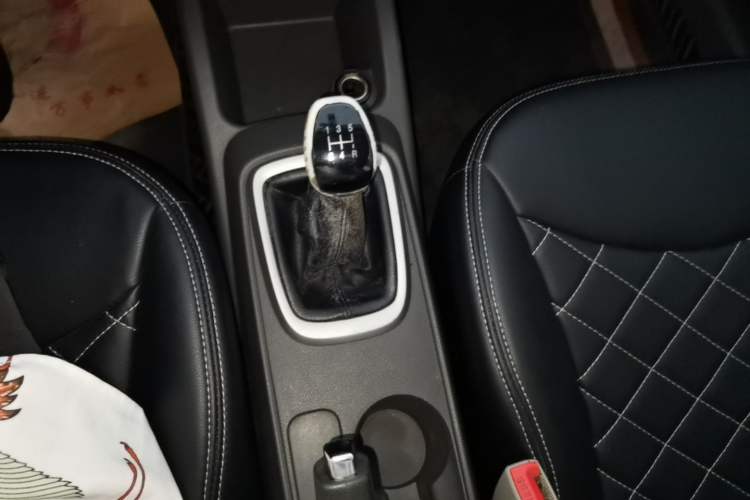 Used Chevrolet Sail 2015 Sail 3 1.3L Manual Ideal Edition Gear Lever