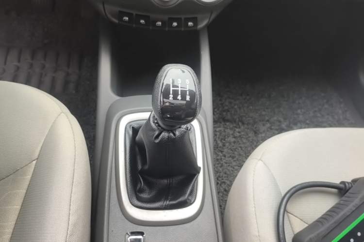 Used Chevrolet Sail 2015 Sail 3 1.5L Manual with Ideal Sunroof Edition Gear Lever