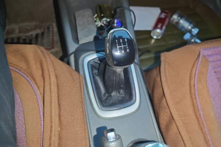 Used Chevrolet Sail 2015 Sail 3 1.3L Manual Ideal Edition Gear Lever