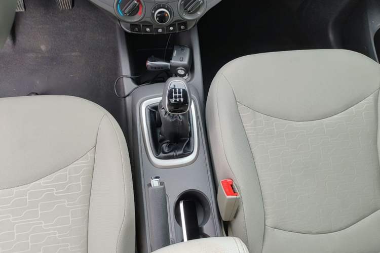Used Chevrolet Sail 2015 Sail 3 1.5L Manual with Ideal Sunroof Edition Gear Lever