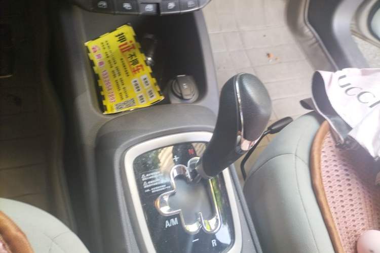 Used Chevrolet Sail 2015 Sail 3 1.3L AMT Ideal Edition Gear Lever