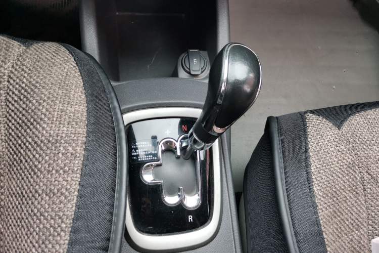 Used Chevrolet Sail 2015 Sail 3 1.3L AMT Ideal Edition Gear Lever