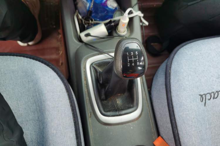 Used Chevrolet Sail 2015 Sail 3 1.3L Manual Ideal Edition Gear Lever