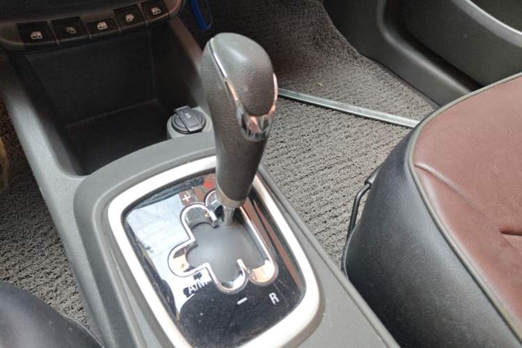 Used Chevrolet Sail 2015 Sail 3 1.3L AMT Ideal Edition Gear Lever