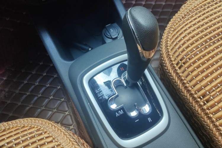 Used Chevrolet Sail 2015 Sail 3 1.3L AMT Ideal Edition Gear Lever