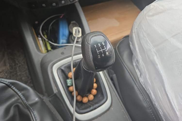 Used Chevrolet Sail 2015 Sail 3 1.3L Manual Ideal Edition Gear Lever