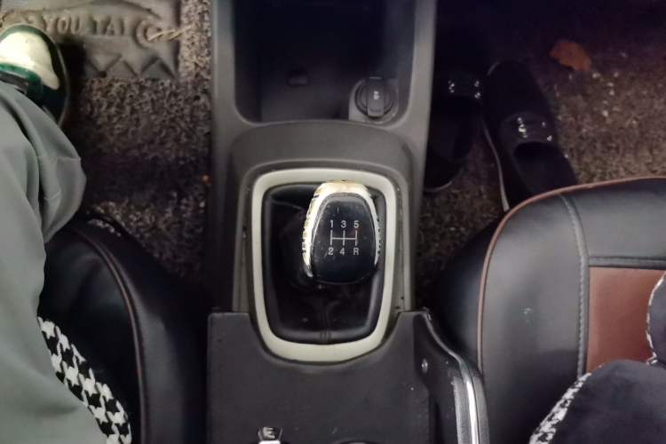 Used Chevrolet Sail 2015 Sail 3 1.5L Manual with Ideal Sunroof Edition Gear Lever