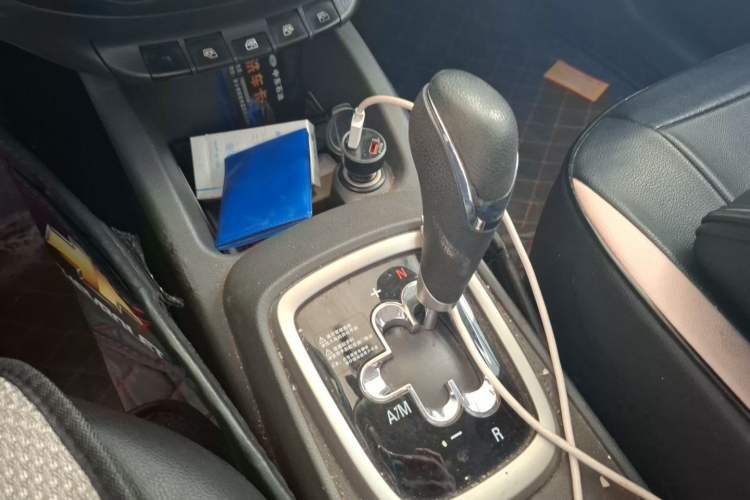 Used Chevrolet Sail 2015 Sail 3 1.3L AMT Ideal Edition Gear Lever