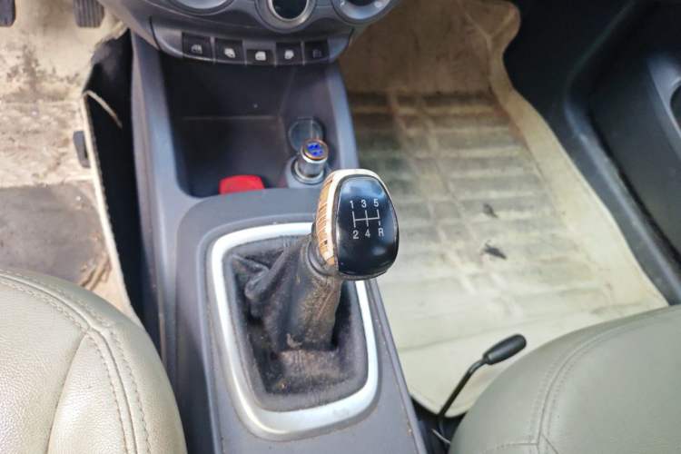 Used Chevrolet Sail 2015 Sail 3 1.5L Manual with Ideal Sunroof Edition Gear Lever