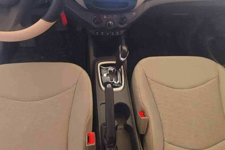 Used Chevrolet Sail 2015 Sail 3 1.3L AMT Ideal Edition Gear Lever