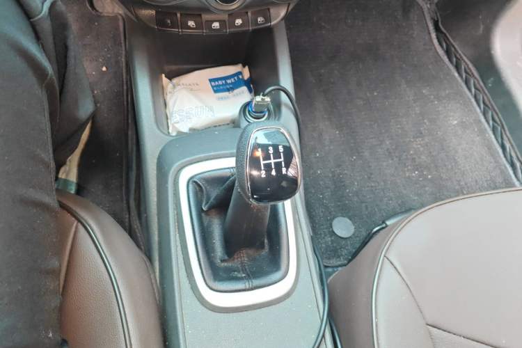 Used Chevrolet Sail 2015 Sail 3 1.3L Manual with Ideal Sunroof Edition Gear Lever