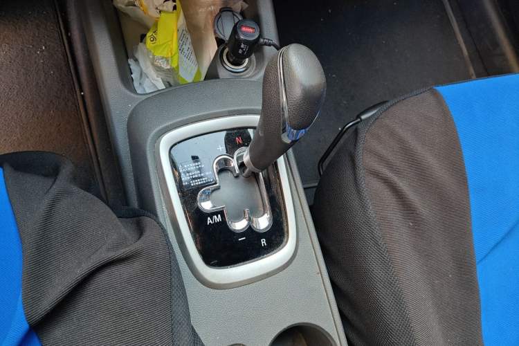 Used Chevrolet Sail 2015 Sail 3 1.3L AMT Ideal Edition Gear Lever