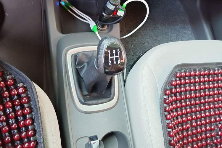 Used Chevrolet Sail 2015 Sail 3 1.5L Manual with Ideal Sunroof Edition Gear Lever