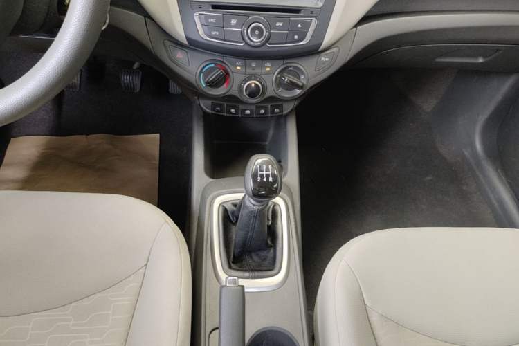 Used Chevrolet Sail 2015 Sail 3 1.3L Manual with Ideal Sunroof Edition Gear Lever