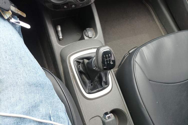 Used Chevrolet Sail 2015 Sail 3 1.5L Manual with Ideal Sunroof Edition Gear Lever