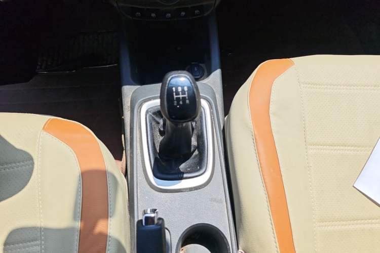 Used Chevrolet Sail 2015 Sail 3 1.5L Manual with Ideal Sunroof Edition Gear Lever