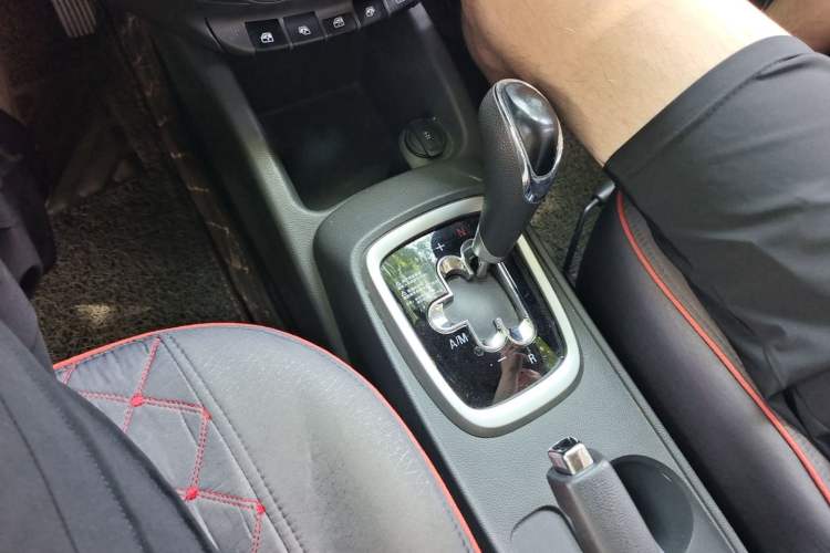 Used Chevrolet Sail 2015 Sail 3 1.3L AMT Ideal Edition Gear Lever