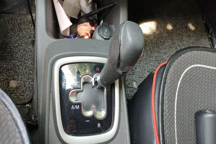 Used Chevrolet Sail 2015 Sail 3 1.3L AMT Ideal Edition Gear Lever