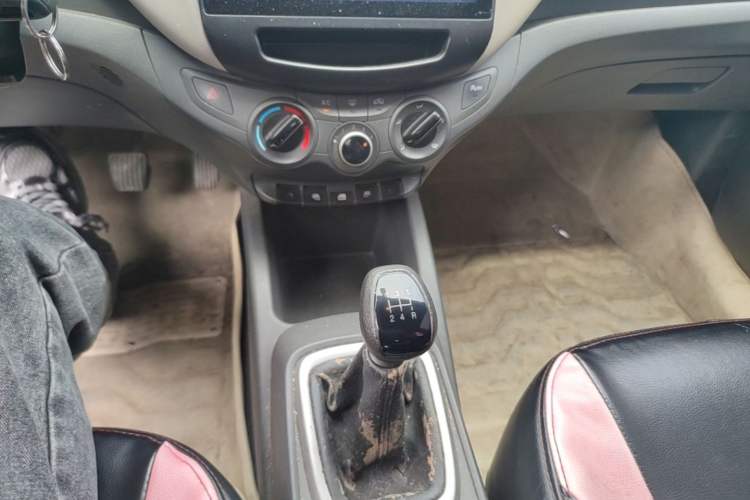 Used Chevrolet Sail 2015 Sail 3 1.5L Manual with Ideal Sunroof Edition Gear Lever