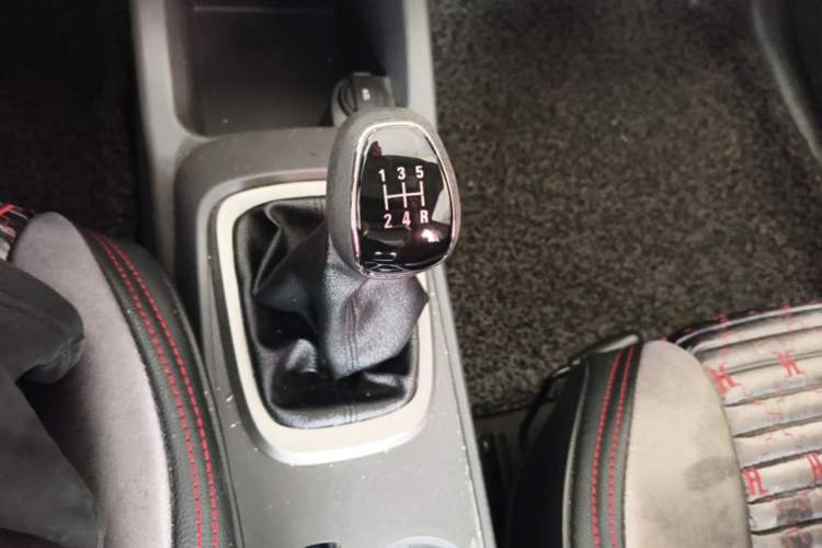 Used Chevrolet Sail 2015 Sail 3 1.3L Manual with Ideal Sunroof Edition Gear Lever