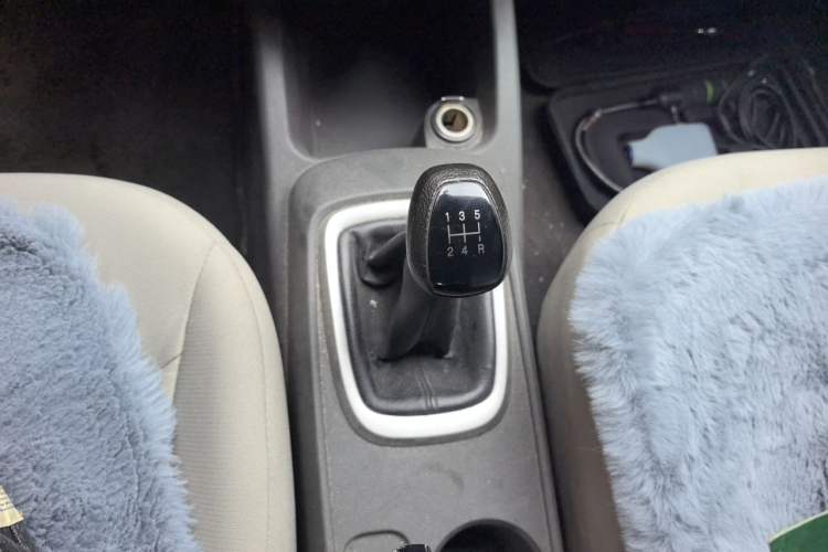 Used Chevrolet Sail 2015 Sail 3 1.3L Manual Ideal Edition Gear Lever