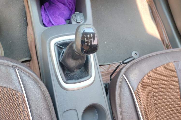 Used Chevrolet Sail 2015 Sail 3 1.3L Manual Ideal Edition Gear Lever