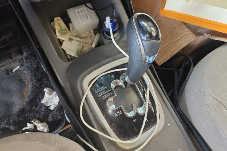 Used Chevrolet Sail 2015 Sail 3 1.3L AMT Ideal Edition Gear Lever