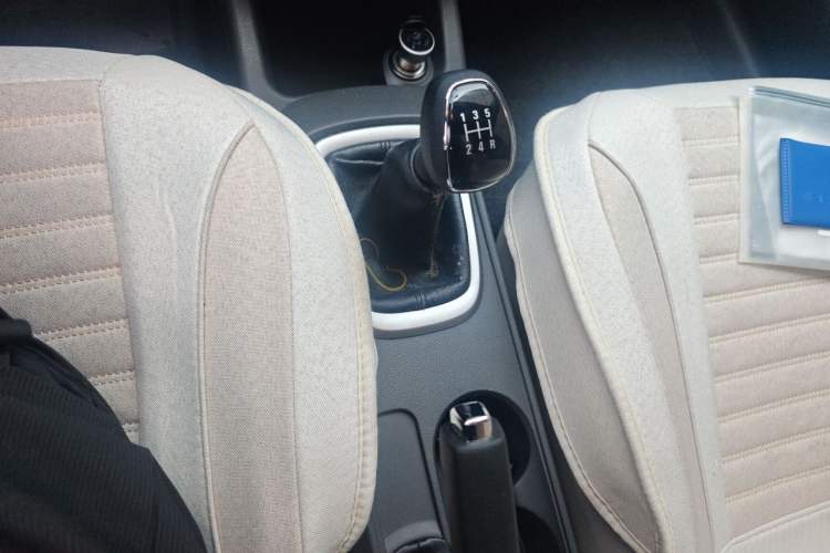 Used Chevrolet Sail 2015 Sail 3 1.5L Manual with Ideal Sunroof Edition Gear Lever