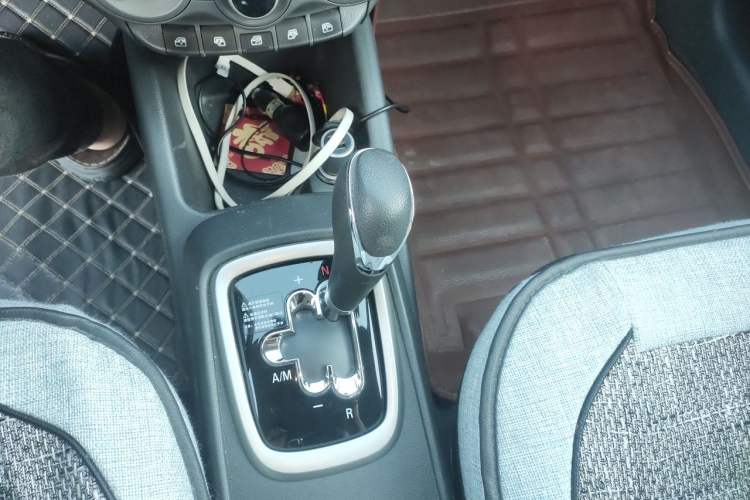 Used Chevrolet Sail 2015 Sail 3 1.3L AMT Ideal Edition Gear Lever