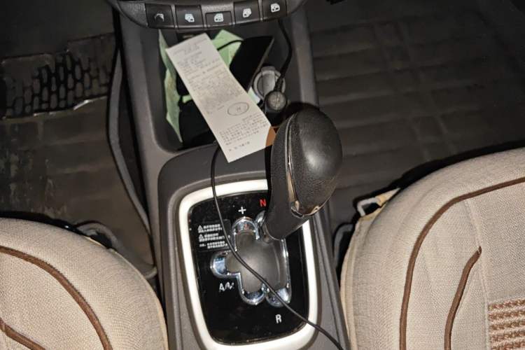 Used Chevrolet Sail 2015 Sail 3 1.5L AMT Happiness Sunroof Edition Gear Lever