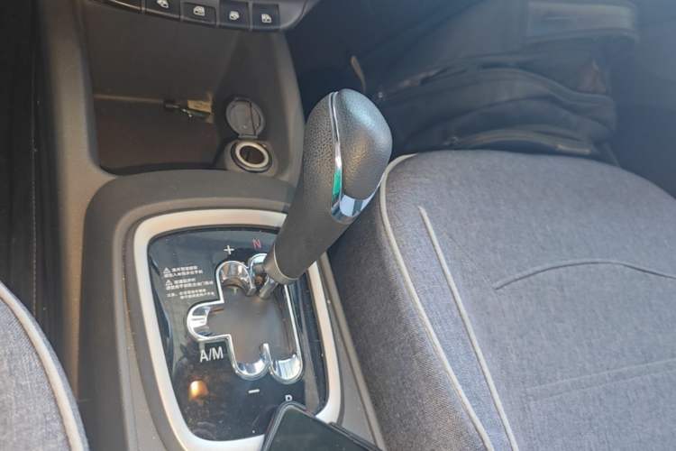 Used Chevrolet Sail 2015 Sail 3 1.3L AMT Ideal Edition Gear Lever