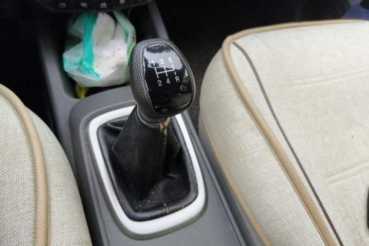 Used Chevrolet Sail 2015 Sail 3 1.5L Manual with Ideal Sunroof Edition Gear Lever