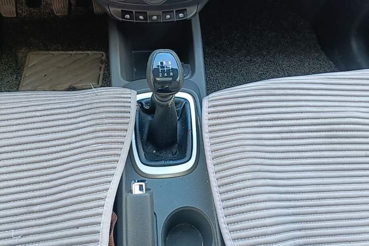 Used Chevrolet Sail 2015 Sail 3 1.5L Manual with Ideal Sunroof Edition Gear Lever