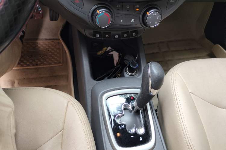 Used Chevrolet Sail 2015 Sail 3 1.5L AMT Happiness Sunroof Edition Gear Lever