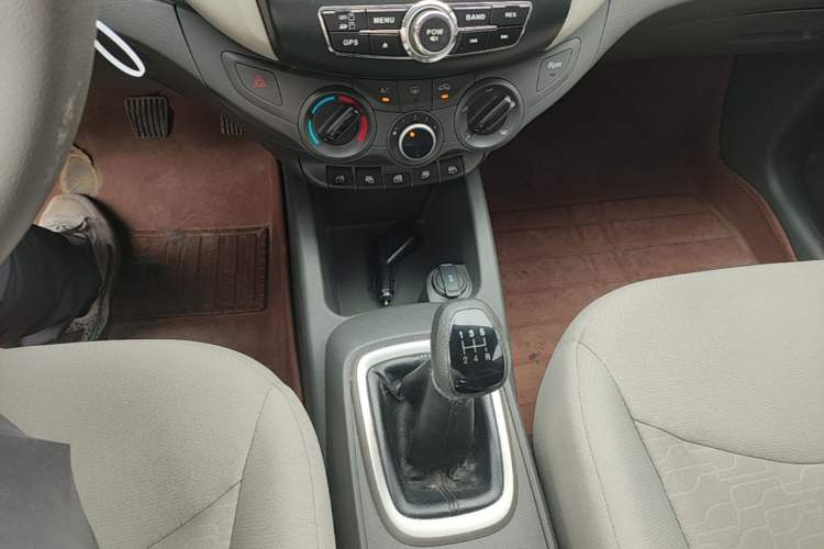 Used Chevrolet Sail 2015 Sail 3 1.3L Manual Ideal Edition Gear Lever