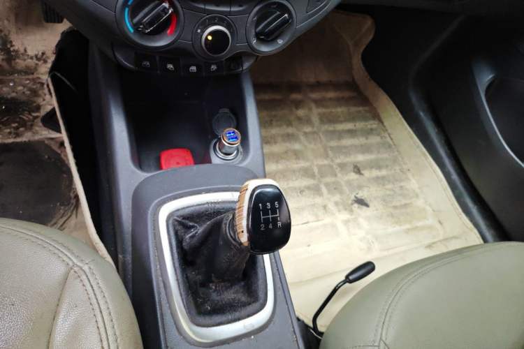 Used Chevrolet Sail 2015 Sail 3 1.5L Manual with Ideal Sunroof Edition Gear Lever