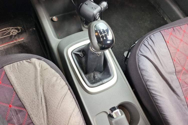 Used Chevrolet Sail 2015 Sail 3 1.5L Manual with Ideal Sunroof Edition Gear Lever