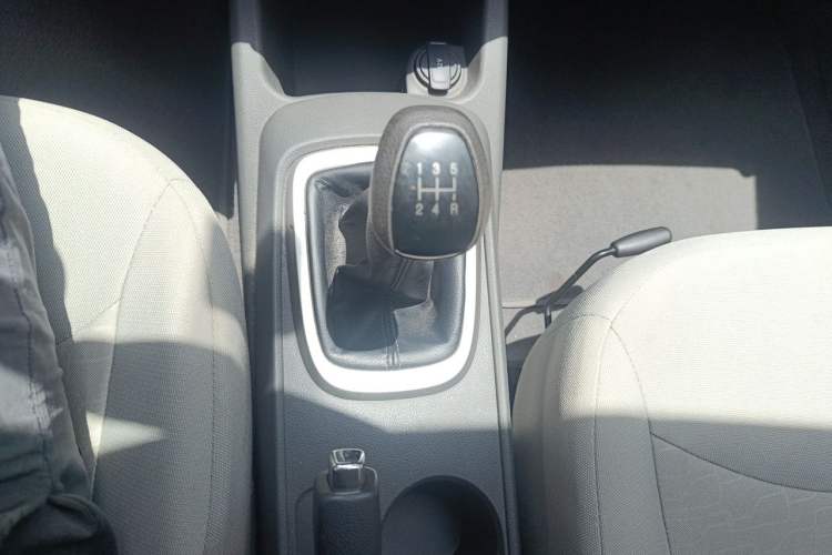 Used Chevrolet Sail 2015 Sail 3 1.3L Manual Ideal Edition Gear Lever