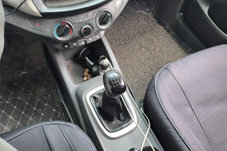 Used Chevrolet Sail 2015 Sail 3 1.3L Manual Warm Edition Gear Lever