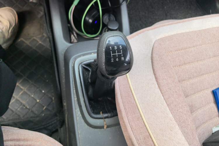 Used Chevrolet Sail 2015 Sail 3 1.3L Manual Warm Edition Gear Lever