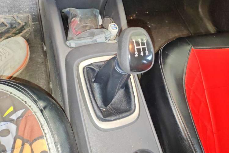 Used Chevrolet Sail 2015 Sail 3 1.3L Manual Ideal Edition Gear Lever