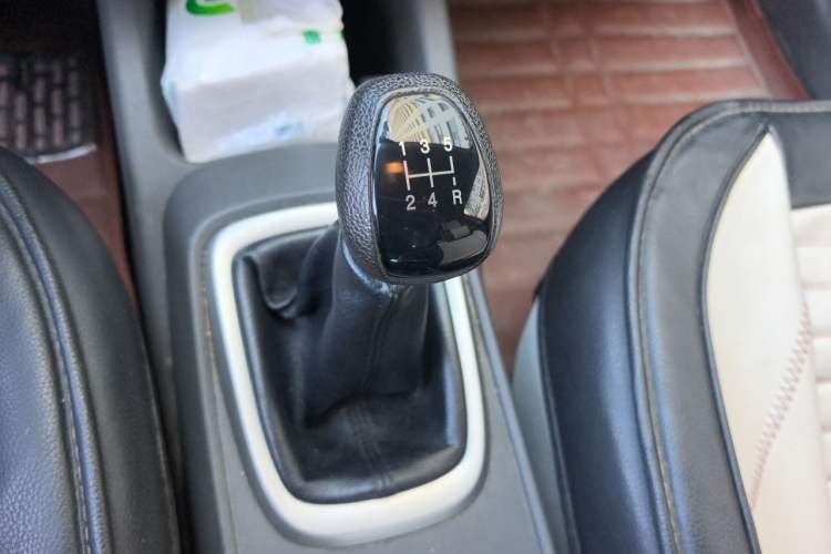 Used Chevrolet Sail 2015 Sail 3 1.3L Manual Ideal Edition Gear Lever