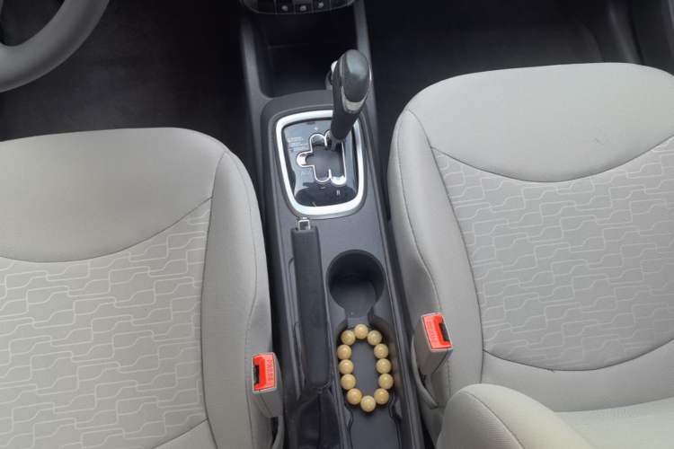 Used Chevrolet Sail 2015 Sail 3 1.3L AMT Ideal Edition Gear Lever