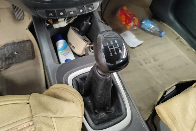 Used Chevrolet Sail 2015 Sail 3 1.3L Manual Ideal Edition Gear Lever