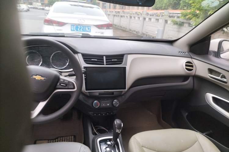 Used Chevrolet Sail 2015 Sail 3 1.5L AMT Happiness Sunroof Edition Headliner