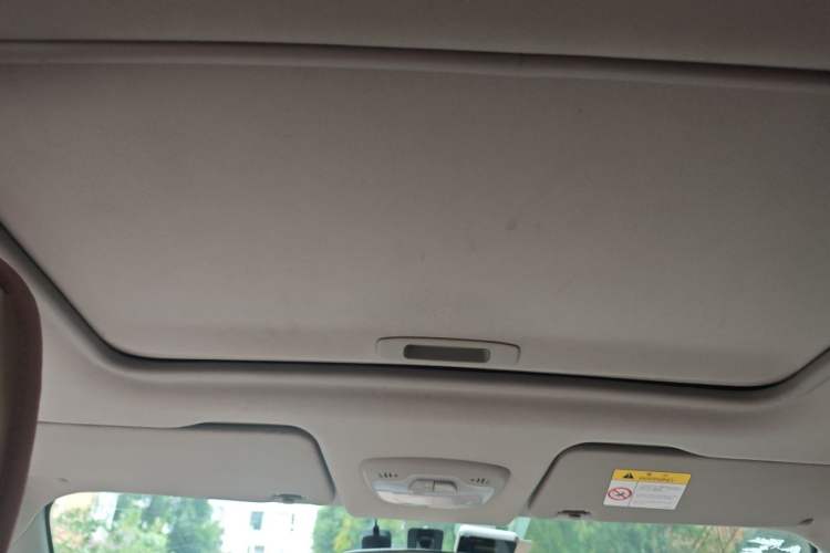 Used Chevrolet Sail 2015 Sail 3 1.5L AMT Happiness Sunroof Edition Headliner